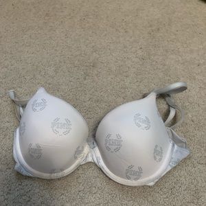Victoria’s Secret Pink Wear Everywhere T-Shirt Bra